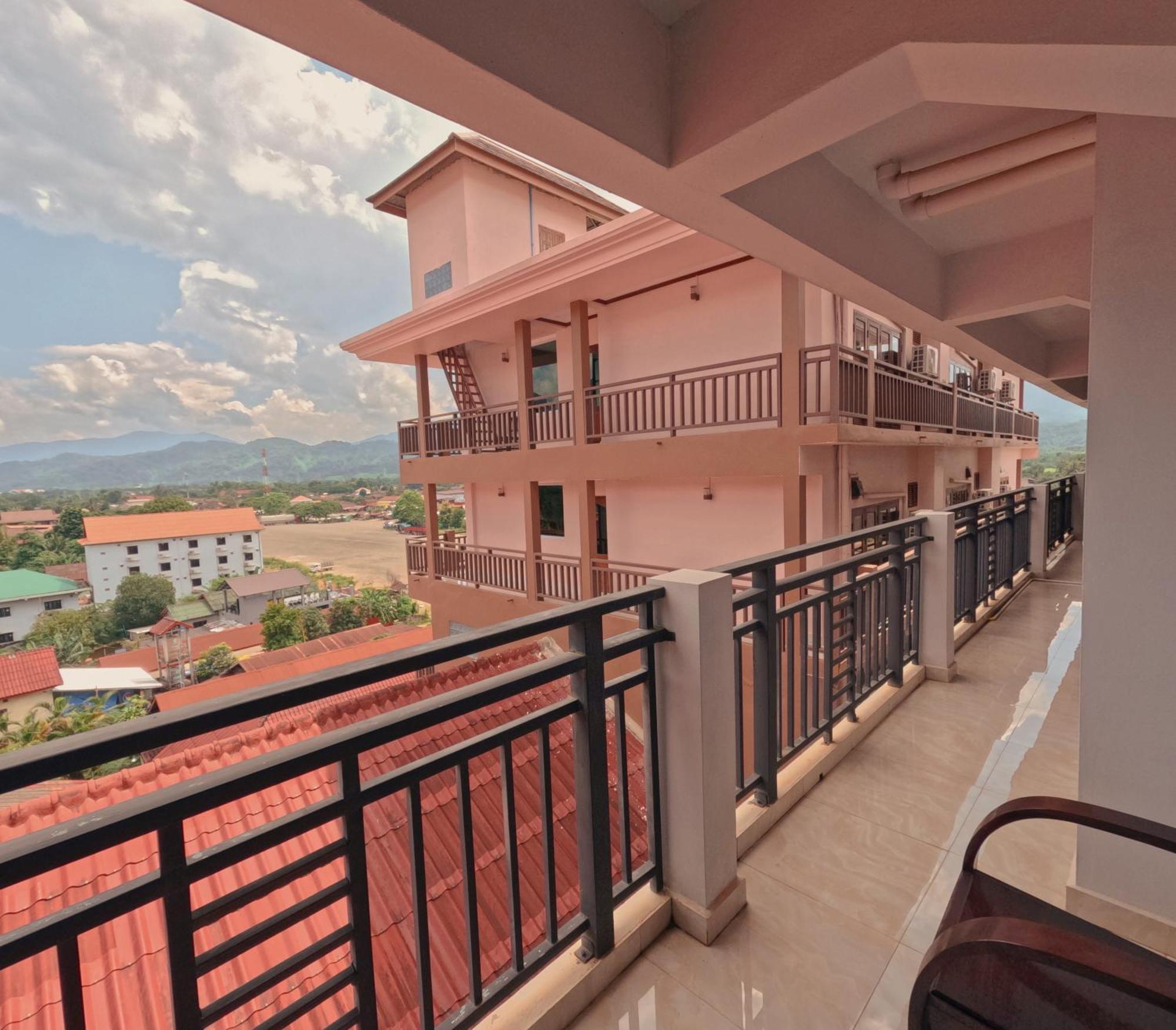 Vang Vieng Consiana Hotel Exterior foto